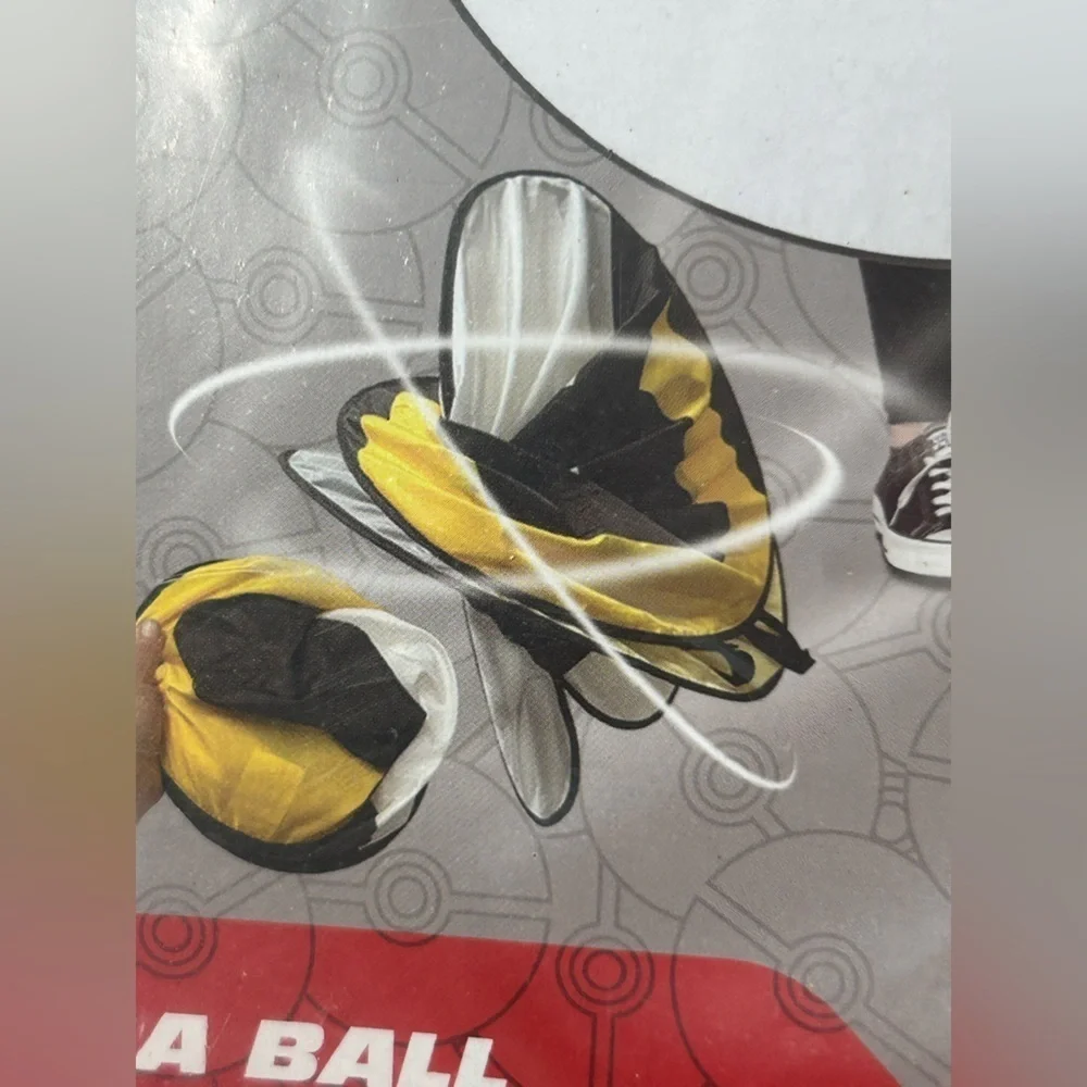 Pokemon Ultra Ball Kid’s  one Costume with Black, White, and Yellow New